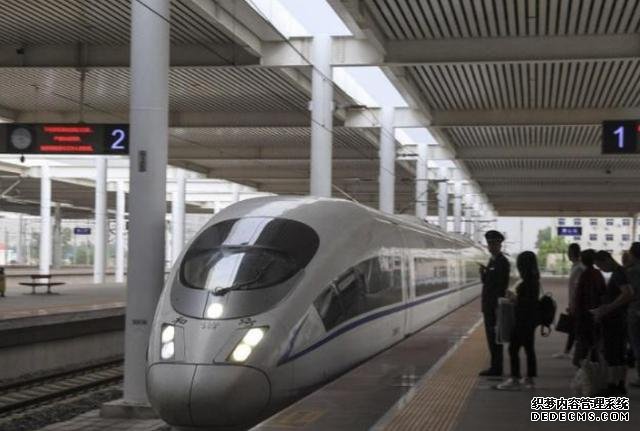 中国高铁让世界为之惊叹,外国网友:世界上没有别的国家能做到