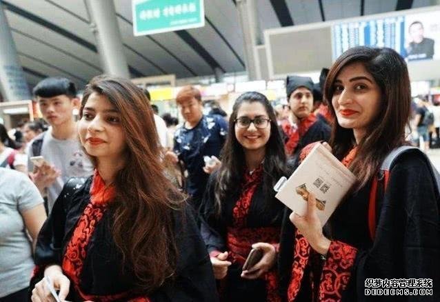 中国高铁让世界为之惊叹,外国网友:世界上没有别的国家能做到