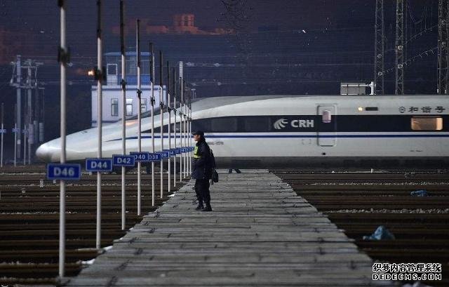 中国高铁让世界为之惊叹,外国网友:世界上没有别的国家能做到