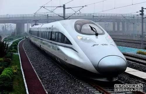 外国网友热议中国高铁体验