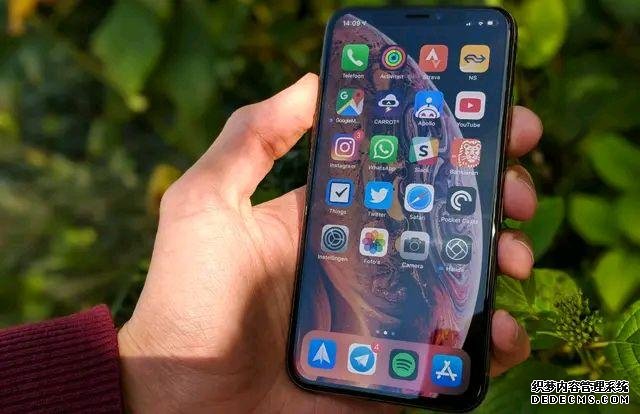 直降5000块!忍不住入手了公认最不值的iPhone,体验如何?