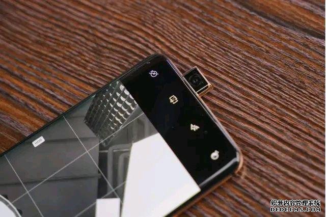 小米高层透露实情,真全面屏很难做到,网友开始期待iPhone 12