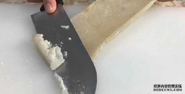 猪皮别再做猪皮冻了,教你新吃法,1瓶啤酒搞定,好吃好看又好做