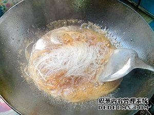 杂蔬肉末炒粉丝最好吃的做法,脆爽Q弹不粘锅,色香味俱全