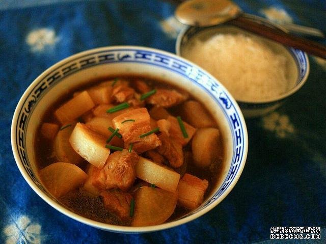 学会这样做梨子炖肉,真是太香了,美味解馋超好吃,上桌就扫光