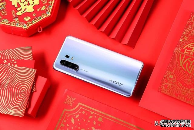 推荐三款“高价低配”的手机,价格高的让人心疼!