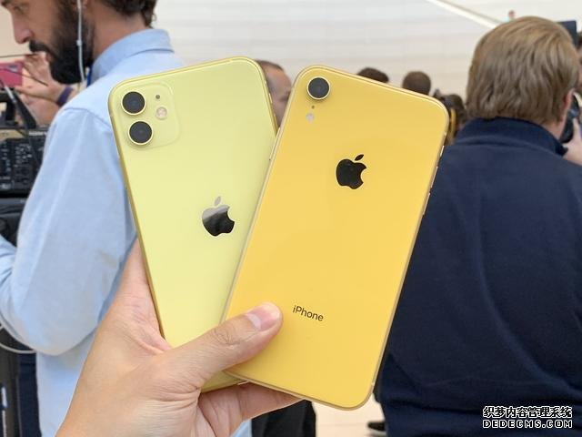 从5499跌到5299,全球第二畅销iPhone,网友评价挺实在
