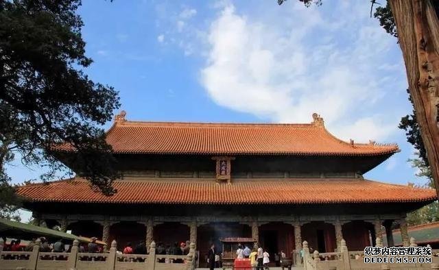 亚洲建造最疯狂的7座寺庙,网友:天才的构思和疯子的大胆