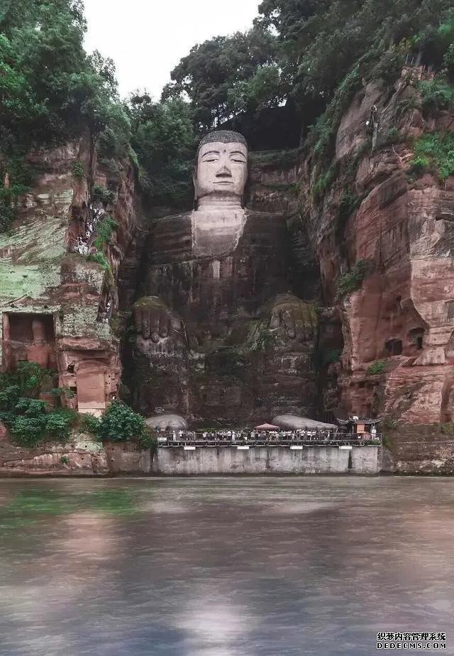 亚洲建造最疯狂的7座寺庙,网友:天才的构思和疯子的大胆