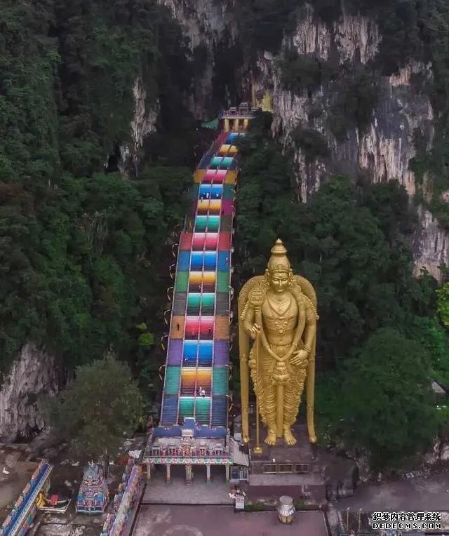 亚洲建造最疯狂的7座寺庙,网友:天才的构思和疯子的大胆
