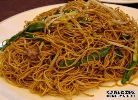 爱吃炒面就教你一招,炒出来后不粘锅,不成坨,几分钟满足你的胃