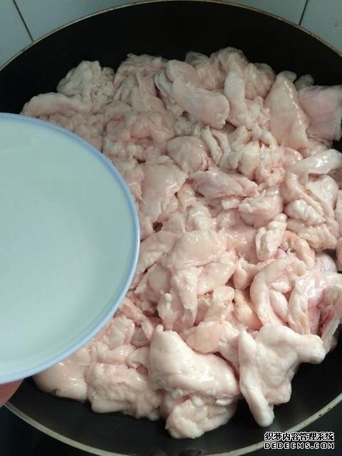 猪油老板透露,熬猪油时加点它,这样熬出来的猪油又白又香不腥臊