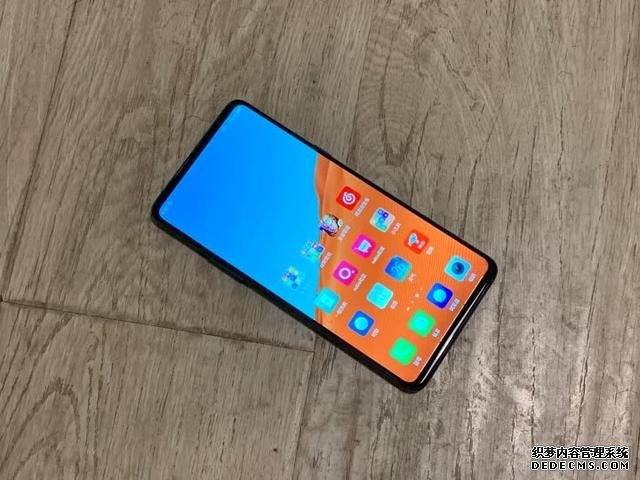 从3699跌至1999,骁龙845+8GB+双面屏,网友评论很中肯