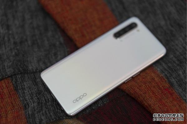 OPPO出人意料!中端机和高端机,卖到同样的价格