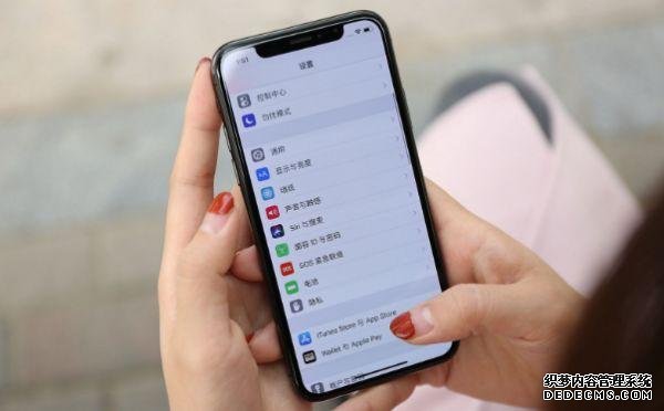 3款几乎“无差评”的手机,苹果华为各一款,最低只卖1999元