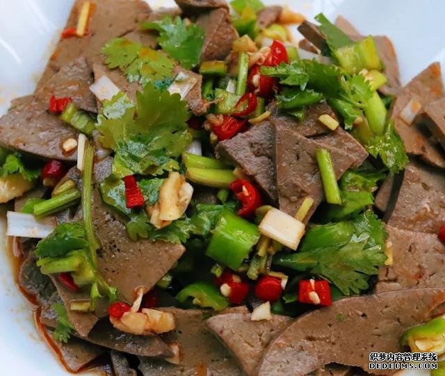 心情不好试试几道家常下酒菜,做法简单,鲜香入味,喝两杯解解闷