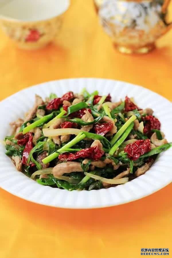 这才叫新疆拌面,你吃的那个只能叫肉拌菜