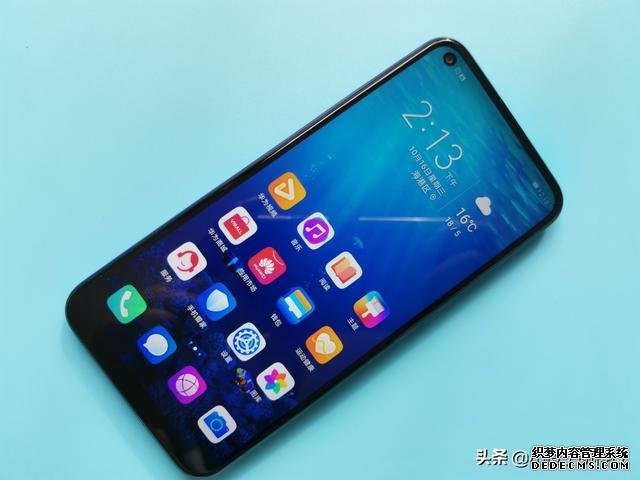 4800万像素成为标配,这三款百元机配置出色,你更喜欢哪一款