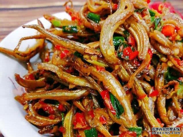 香菜爆猪肝,剁椒梅鲚鱼干,蕃茄鱼片这几道家常菜的做法