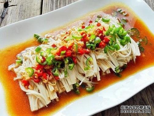香菜爆猪肝,剁椒梅鲚鱼干,蕃茄鱼片这几道家常菜的做法