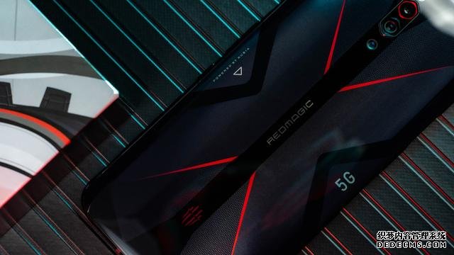144Hz屏幕玩的更爽 红魔5G游戏手机评测
