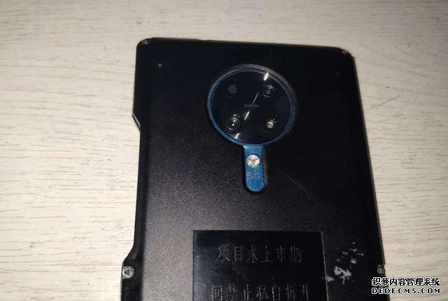 红米K30 Pro疑似“抄袭”?矛头直指华为却闹笑话,拿什么赢?