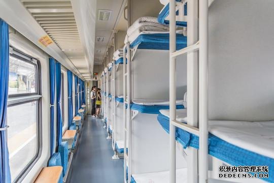 我国第一列全卧铺火车,全程727公里一站抵达,全程只需睡一觉