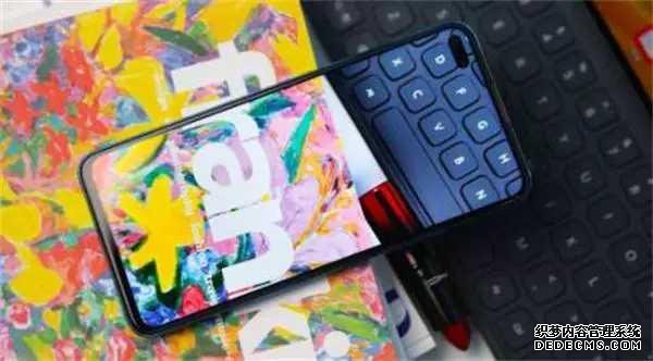 2300元就能买到麒麟990,40W快充+128GB,还是自拍第一旗舰