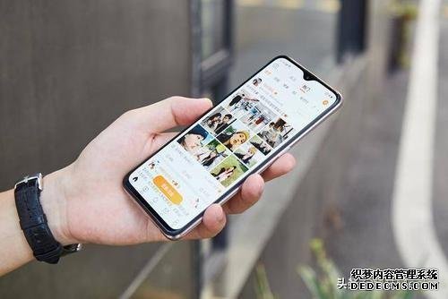 公认的三款‘高性价比’手机,不仅有小米还有OPPO和华为