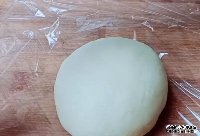 绿豆别熬粥啦,试试这样做,5元食材做一大盘,孩子吃了还想吃