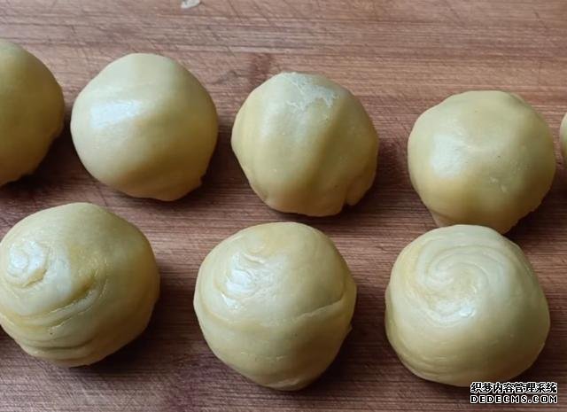 绿豆别熬粥啦,试试这样做,5元食材做一大盘,孩子吃了还想吃