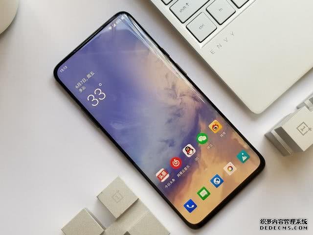 百元机就一定很差吗?这3款性价比极高,适合拿来做备用机