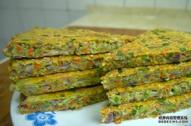 一颗白菜3个蛋,教你懒人早餐新吃法,不炒也不炖,比馅饼还要香