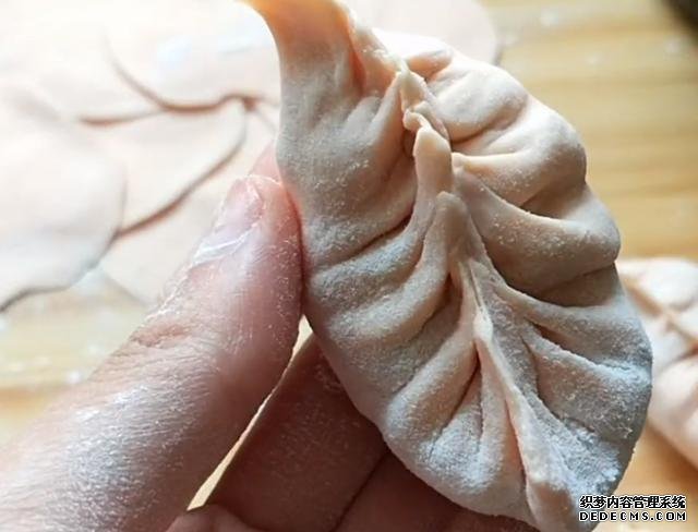 萝卜浑身都是宝,教你秘制新吃法,不炒不炖不炸,出锅全家流口水