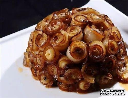 年夜饭推荐:椒麻鸡,龙眼腊扣肉,紫苏酱炒牛肝菌的做法