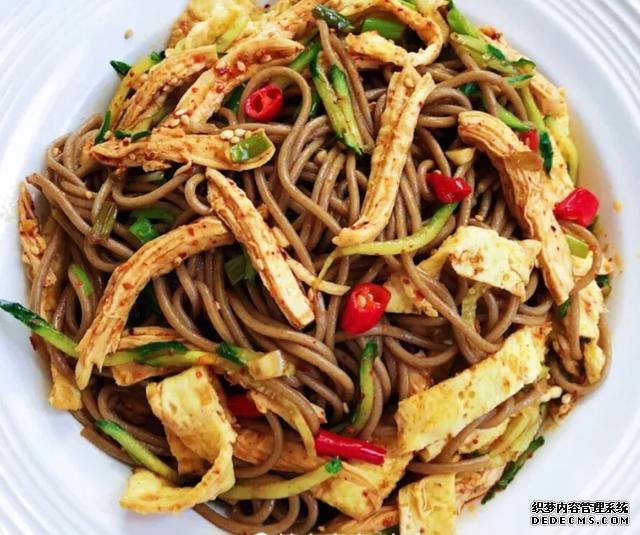 快手减肥餐,爆好吃的凉拌鸡丝荞麦面