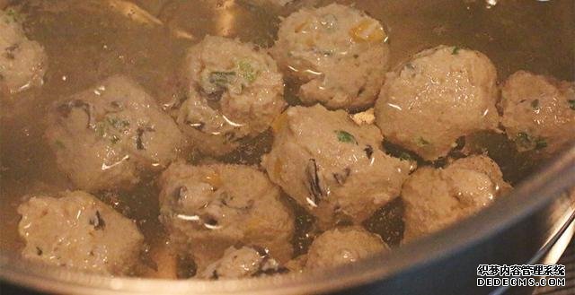 超级适合减肥时期吃的低卡健康,无油鸡肉豆腐丸和懒人泡菜锅