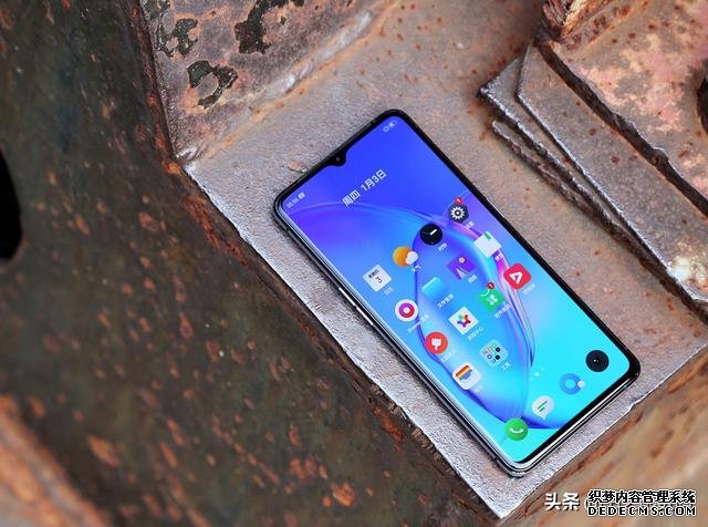 最便宜高刷新率AMOLED,搭载骁龙855+处理器,已降至1999!