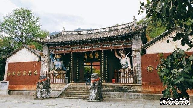 灵隐红尘,静默芳华,隐匿大理苍山深处的幽深古刹