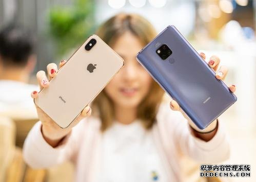 手机摄像头越来越多,累赘又难看,真的有必要吗?