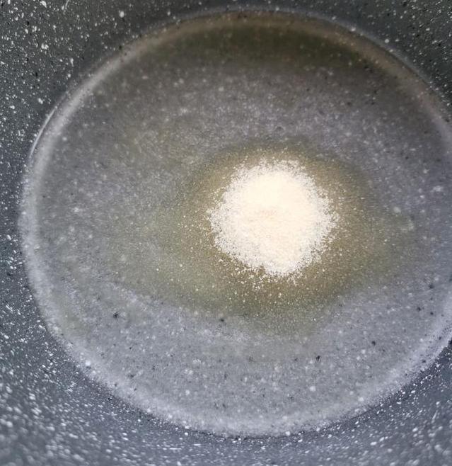 没奶油怎么办?教你用牛奶打成奶油,吃着不腻,适合老人孩子吃