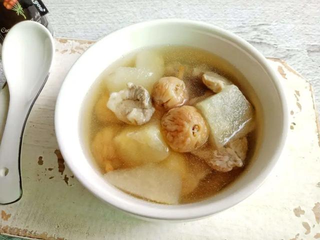 这个时期,学下广东人煲润肺靓汤防咳嗽