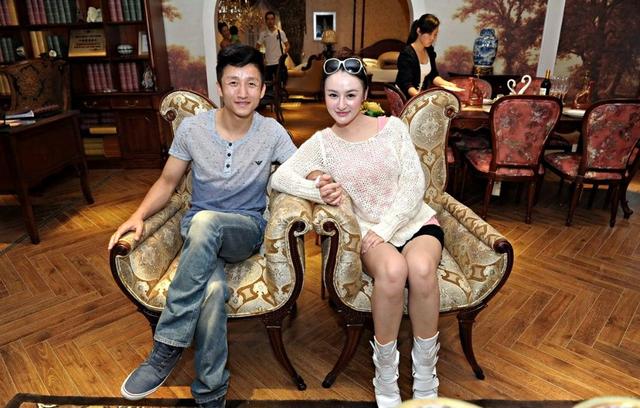 相识5天就恋爱,结婚14年仍像热恋,生三个儿子后冉莹颖还不封肚