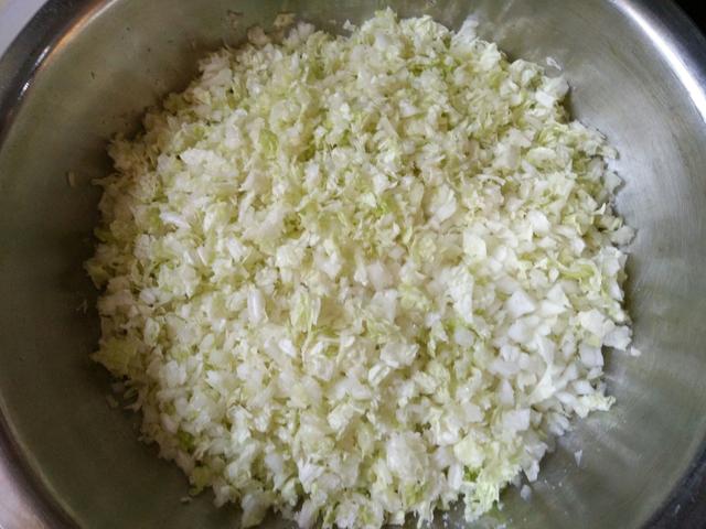 这馅饺子很少有人做,比虾仁便宜,比韭菜鲜美,一人两碗不过瘾