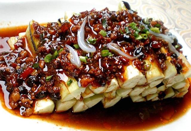 茄子夏天换个做法,不炸不炒,少油少盐,清淡更健康
