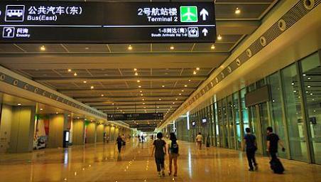 法国富婆来中国考验准女婿,下飞机就懵了:中国不是在上个世纪吗