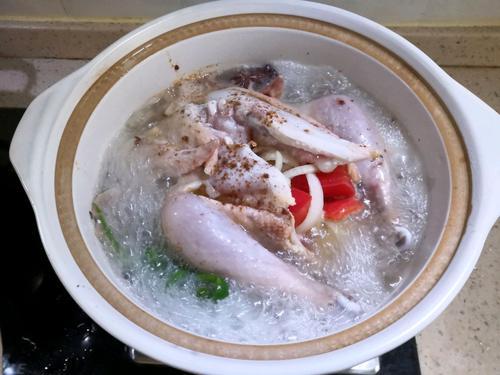 煲鸡汤,先焯水可就错了!掌握这“6招”,鸡汤鲜美鸡肉嫩滑
