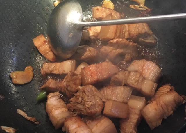 肉夹馍在家就能做,超级简单馍香肉更香,做好连吃三个都不够