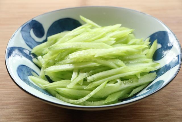 家常面条又有新吃法,颜值超高,口感香软诱人,每次2碗不够吃