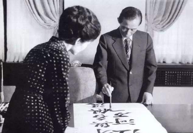 为什么韩国人的身份证上,要再写一个中文名字?其实他们也很无奈